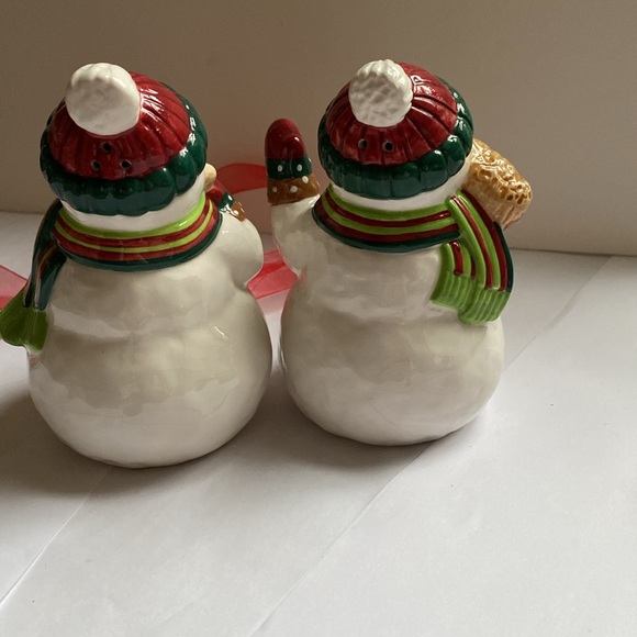 Mikasa snow man salt and pepper shakers. - Picture 4 of 7